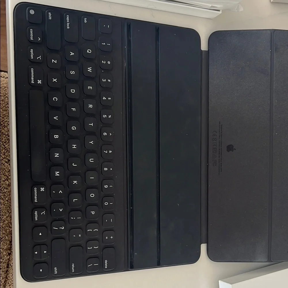 Apple Smart Keyboard Folio in Dark Gray
